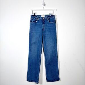 Abercrombie & Fitch Women's Size 29 Long Blue 90's Relaxed Jean High Rise Jean
